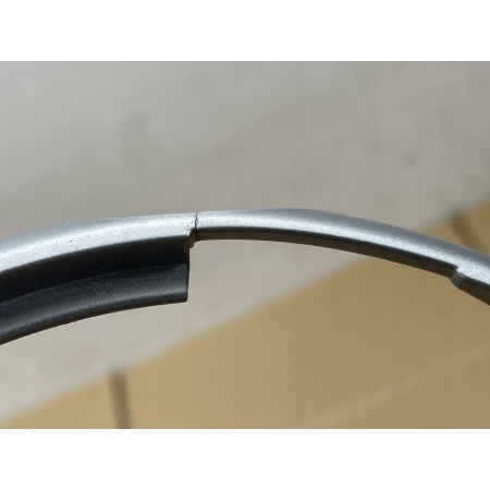 MERCEDES C-KLASA W206 LISTWA GRILLA ATRAPY A2068884200