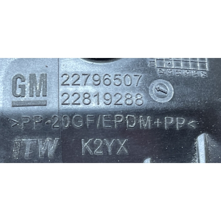 P9 GMC YUKON XL IV 2015 - 5.3 KLAPKA WLEWU PALIWA KOREK 22796507 121V