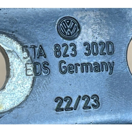VW TOURAN III 2015 - 5T PRAWY ZAWIAS MASKI POKRYWY SILNIKA 5TA823302D