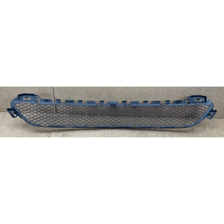 # MERCEDES C-KLASA W205 KRATKA ZDERZAKA ŚRODKOWA PRZÓD PRZEDNIA A2058850423