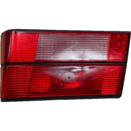 BMW 5 E34 KOMBI LAMPA TYLNA TYŁ PRAWA W KLAPĘ 8351562