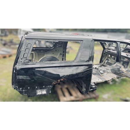 P8 GMC YUKON XL DENALI IV 2015 - ESCALADE ESV BŁOTNIK PRAWY TYŁ ĆWIARTKA