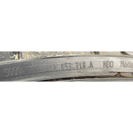 LISTWA BŁOTNIKA PRZÓD PRAWA AUDI Q2 81A853718A