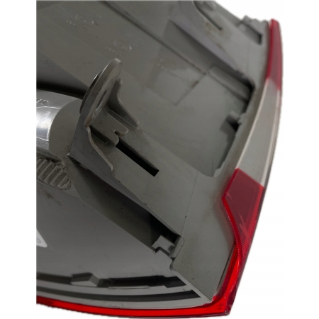 SKODA OCTAVIA III KOMBI 2012 - LAMPA PRAWA TYŁ TYLNA 5E9945096A
