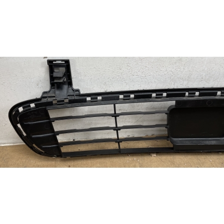 KIA STONIC I 1 2017 - ATRAPA KRATKA ZDERZAKA PRZÓD ŚRODKOWA 86560-H8410