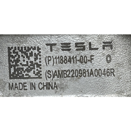 TESLA MODEL  Y ZWROTNICA LEWA TYŁ TYLNA 1188411-00-F