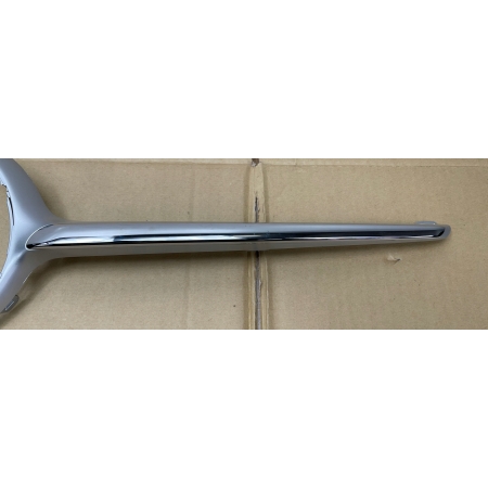 MERCEDES C-KLASA W206 LISTWA GRILLA ATRAPY A2068884200