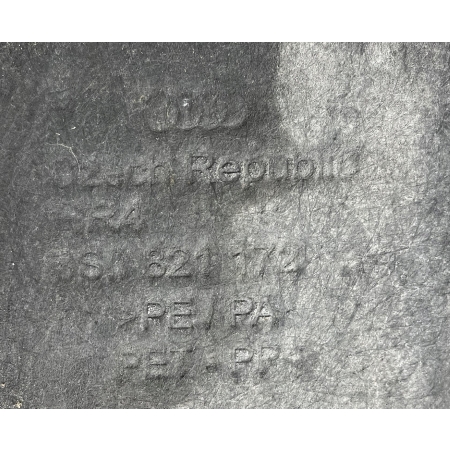 B139 AUDI TT 8S NADKOLE PRAWE PRZÓD PRZEDNIE 8S0821172