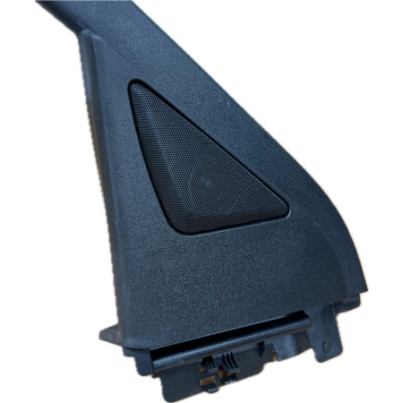 O2 CADILLAC ESCALADE IV 2014 -  LEWA PRZÓD RAMKA USZCZELKA DRZWI 23447342