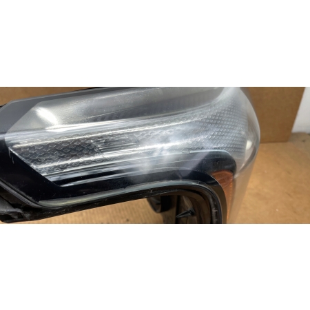 P8 GMC YUKON XL DENALI IV 2015 - LAMPA PRZÓD PRAWA XENON KOMPLETNA 84564096