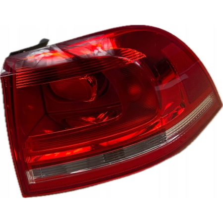 VW TOUAREG II 7P LAMPA PRAWA TYLNA TYŁ 7P6945096D 04.02.2013