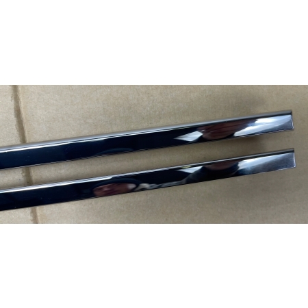 VOLVO XC60 II LIFT LISTWA CHROM PRAWA KRATKI ZDERZAKA PRZÓD 32234953