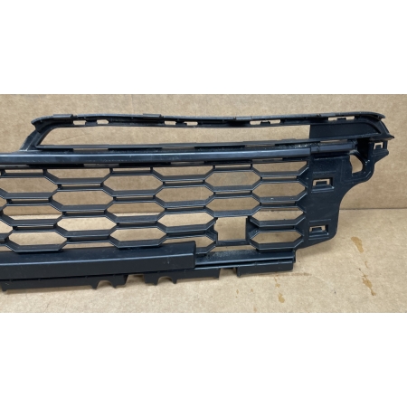 SKODA KAMIQ 2019 - ATRAPA KRATKA ZDERZAKA PRZEDNIEGO ŚRODKOWA 658853677