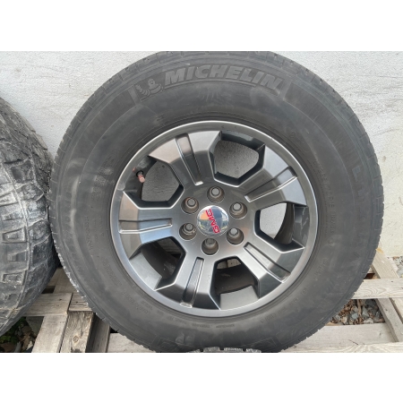 P8 GMC YUKON XL IV 2015 - FELGI OPONY KOŁA 84227881 18 8.5J ET24 275 65