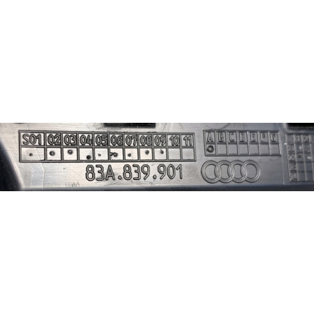 LISTWA DRZWI LEWA TYŁ AUDI Q3 II 83A 83A839901