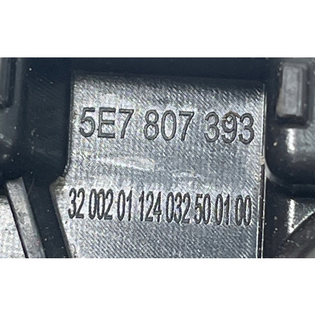 ŚLIZG TYŁ LEWY SKODA OCTAVIA IV 5E7 5E7807393