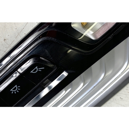 BMW X4 G02 LCI LIFT G30 G31 LAMPKA WNĘTRZA KABINY OŚWIETLENIE 9365481