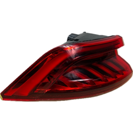 AUDI Q8 4M8 LAMPA LEWA TYŁ TYLNA BŁOTNIKA 4M8945069