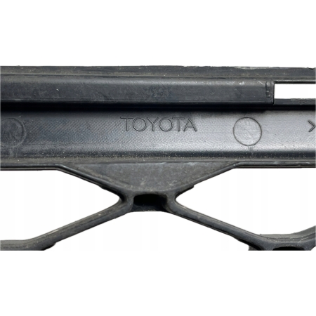 TOYOTA AURIS I 1 LIFT 2009 - KRATKA ZDERZAKA ŚRODKOWA PRZÓD 53112-02320