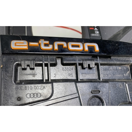 AUDI E-TRON GNIAZDO KLAPKA ŁADOWANIA 4KE810002