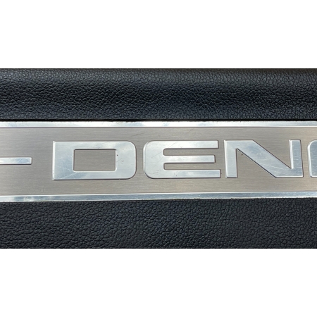 P8 GMC YUKON XL DENALI IV 2015 - OSŁONA PROGU LISTWA PRAWA TYŁ 23181839