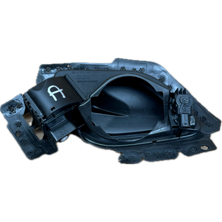 # MERCEDES C-KLASA W205 HYBRID KLAPA GNIAZDA PORTU ŁADOWANIA A2058800405