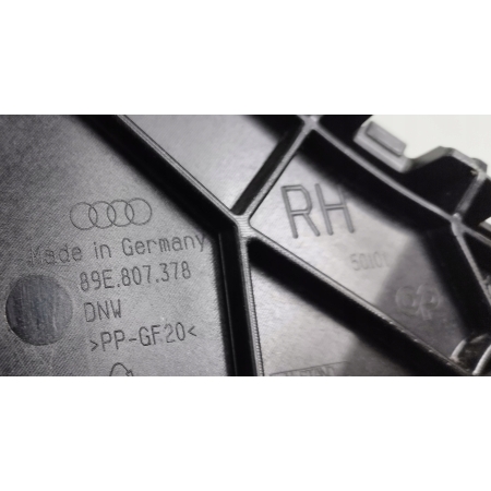 AUDI Q4 E-TRON ŚLIZG ZDERZAKA PRAWY TYŁ TYLNY MOCOWANIE 89E807378