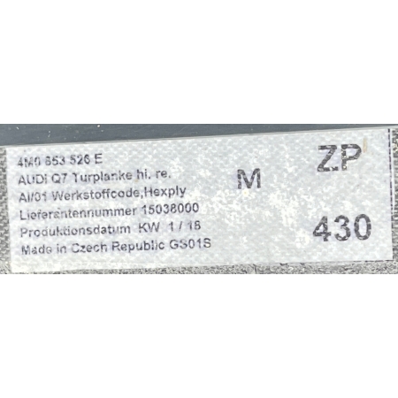 ^ AUDI Q7 II LISTWA CARBON PRAWA TYŁ 4M0853526E