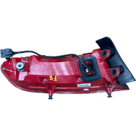 B1 PORSCHE MACAN S 2015 LAMPA PRAWA TYŁ TYLNA USA  95B945096E