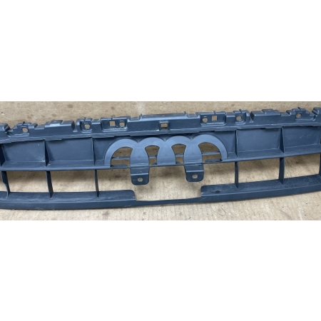 AUDI A4 B9 LIFT FL 2019 -  WZMOCNIENIE ATRAPY GRILLA 8W0807233C