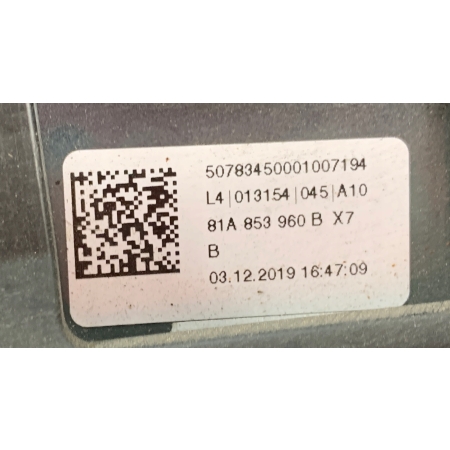 LISTWA DRZWI PRAWA PRZÓD AUDI Q2 81A853960B