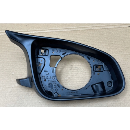 A94 BMW M3 F80 PRAWA OBUDOWA LUSTERKA RAMKA C0176112 041328 A046412
