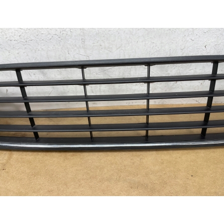 VW TOURAN I LIFT 2010 - ATRAPA KRATKA CHROM ZDERZAKA PRZÓD 1T0853677D
