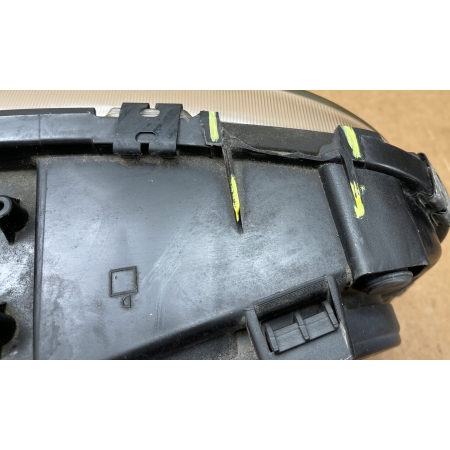 MERCEDES ATEGO 2004 - LAMPA PRAWA PRZÓD REFLEKTOR A9738202561