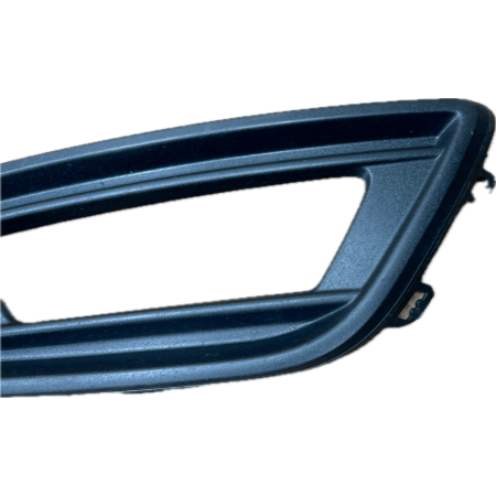 FORD FOCUS MK3 III LIFT KRATKA LEWA ZDERZAKA PRZÓD F1EB-15A299-A