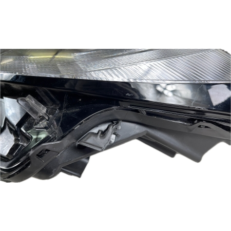 TOYOTA AYGO X 2022 - LAMPA PRZÓD PRZEDNIA LEWA KOITO 0H-31