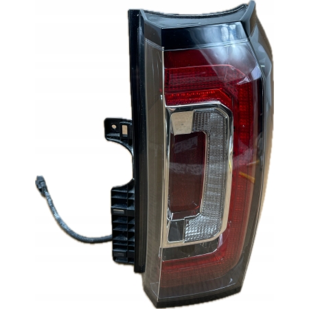 P8 GMC YUKON XL DENALI IV 2015 - LAMPA TYŁ PRAWA TYLNA 84664594