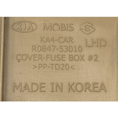 B3 KIA CARNIVAL IV 2020 - LEWA OSŁONA ZAŚLEPKA BEZPIECZNIKÓW R0847-53010