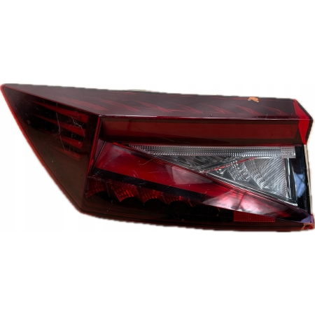 SKODA ENYAQ iV LAMPA LEWA TYŁ TYLNA BŁOTNIKA 5LA945207A