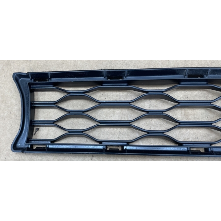 MINI COOPER F56 KRATKA ŚRODKOWA ZDERZAKA PRZÓD 7301564