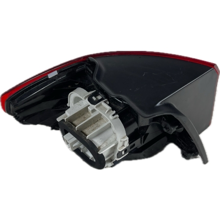 VW GOLF VII SPORTSVAN LAMPA PRAWA TYŁ BŁOTNIKA 045389 28.10.21