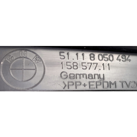 BMW M6 F12 F13 KRATKA ZDERZAKA ŚRODKOWA 8050494