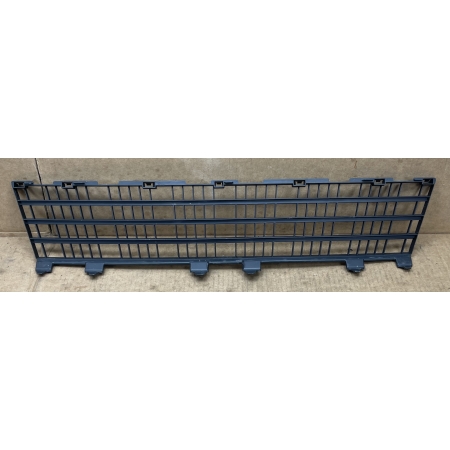 RENAULT CLIO 3 III RS KRATKA ZDERZAKA PRZÓD ŚRODKOWA 2006236