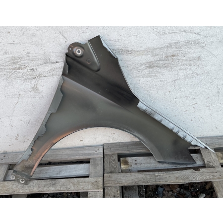 MERCEDES B-KLASA W246 BŁOTNIK PRZÓD LEWY PRZEDNIU A246881010