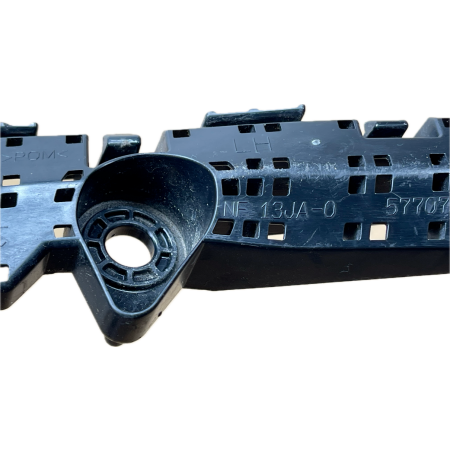 SUBARU OUTBACK VI 6 2020 - ŚLIZG MOCOWANIE ZDERZAKA LEWY PRZÓD 57707-AN110