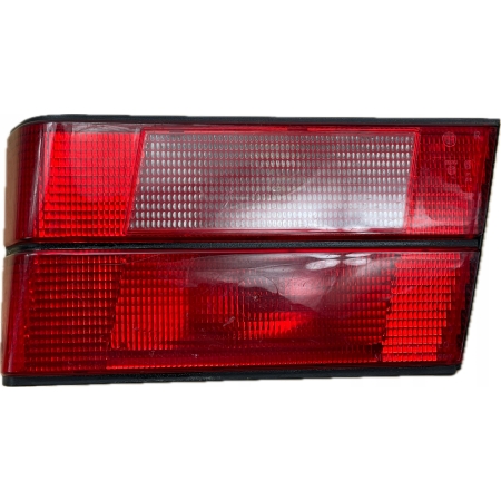 BMW 5 E34 KOMBI LAMPA TYLNA TYŁ PRAWA W KLAPĘ 8351562