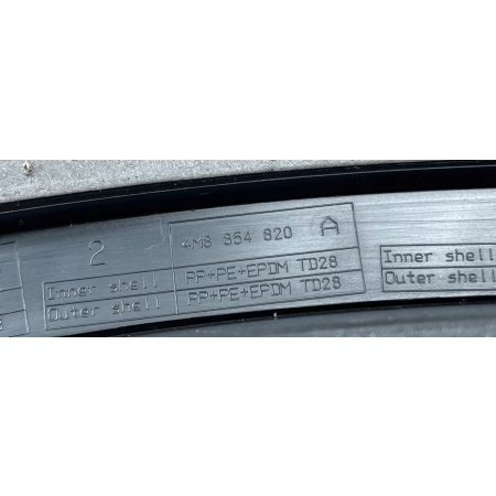 K89 AUDI Q8 LISTWA DRZWI PRAWA TYŁ TYLNA 4M8854820