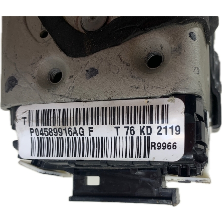 U7B CHRYSLER PACIFICA II 2016 - ZAMEK DRZWI PRAWY PRZÓD 04589916AG