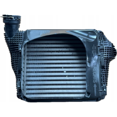 B1 PORSCHE MACAN S 15 3.0 PRAWY INTERCOOLER CHŁODNICA POWIETRZA 95B145804A