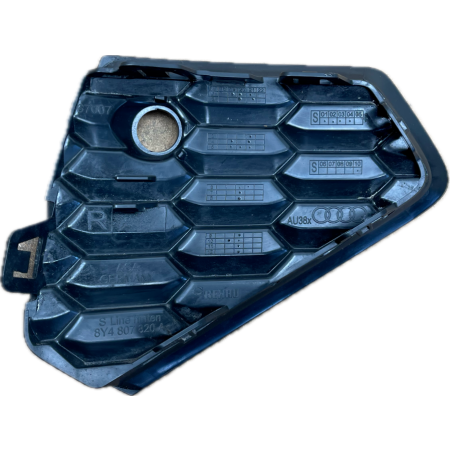 AUDI A3 8Y0 S-LINE KRATKA ZDERZAKA PRAWA TYŁ TYLNA 8Y4807820A